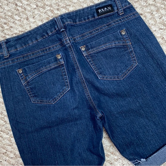 2 for $20 or 5 for $40
BEAU DAWSON SHORTS - SIZE 8P - Picture 4 of 5